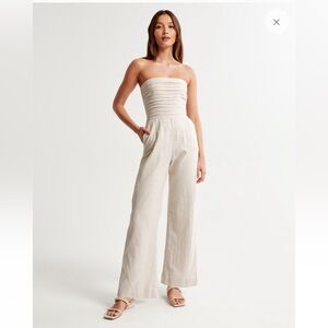 New with tags Abercrombie and Fitch jumpsuit size M